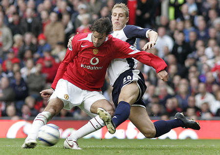 水平如何？拜仁社媒晒诺伊尔与佩雷茨打乒乓球视频.